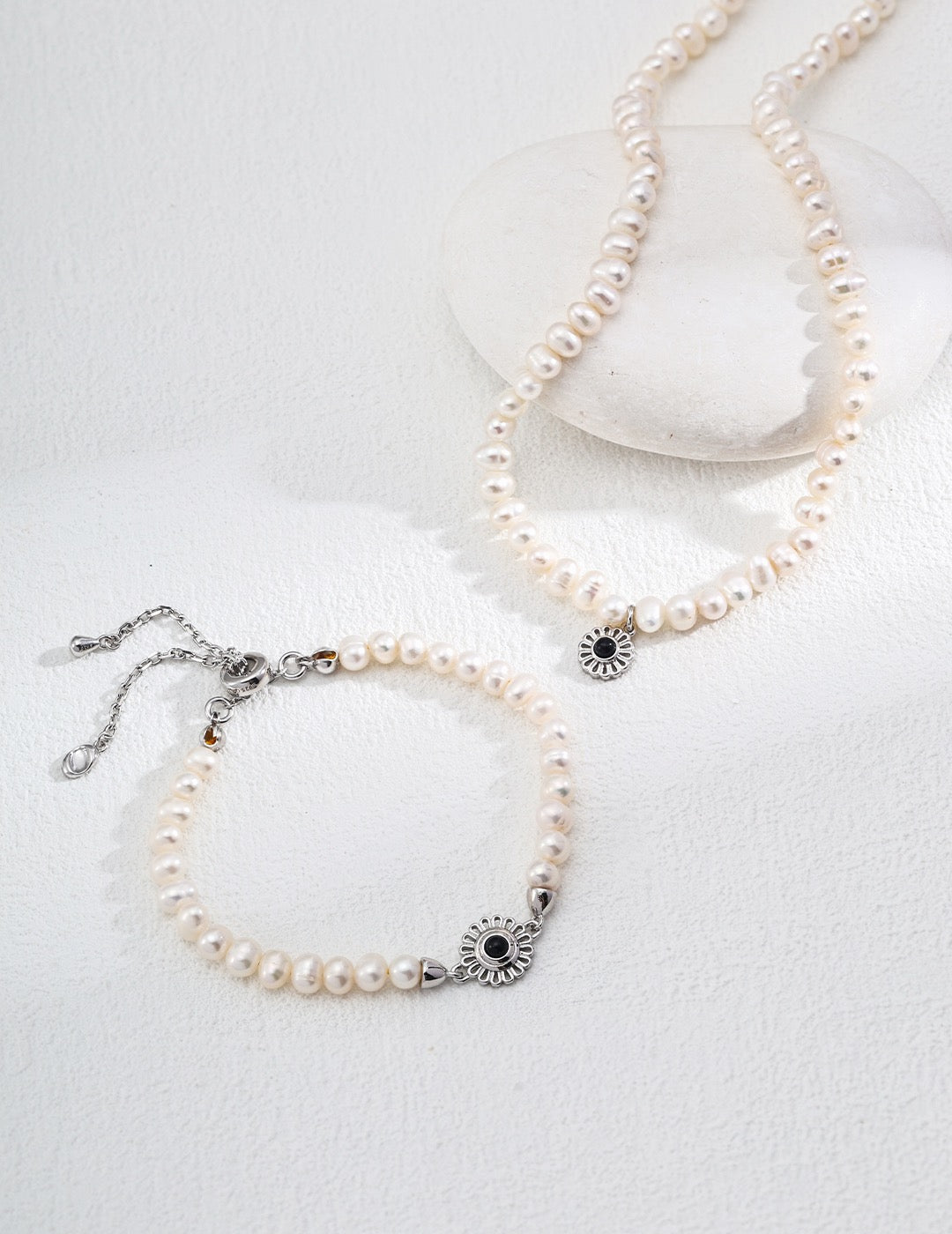 Pearl Agate Sun Medallion Jewelry Set