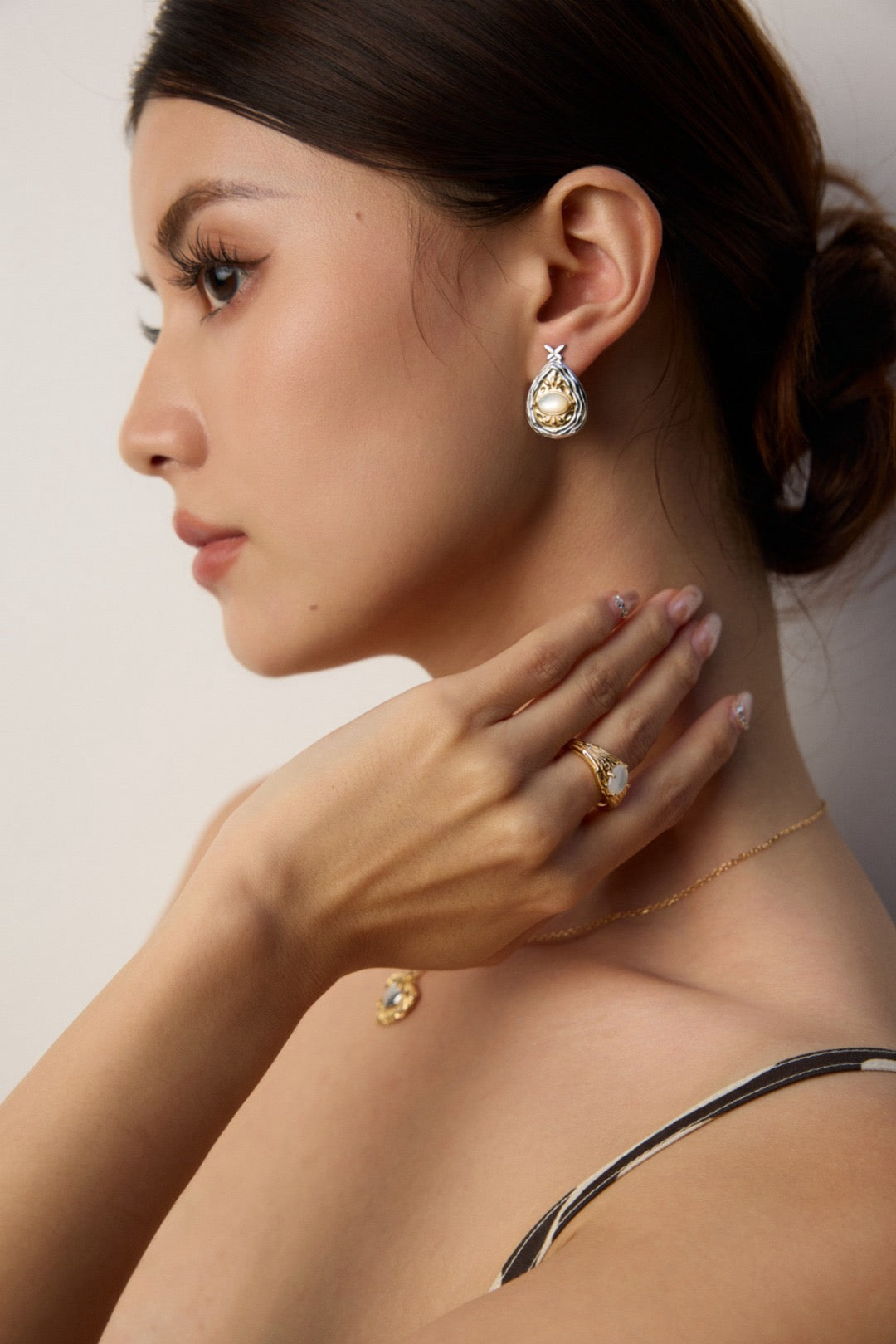 Feather Textured Pearl Ring