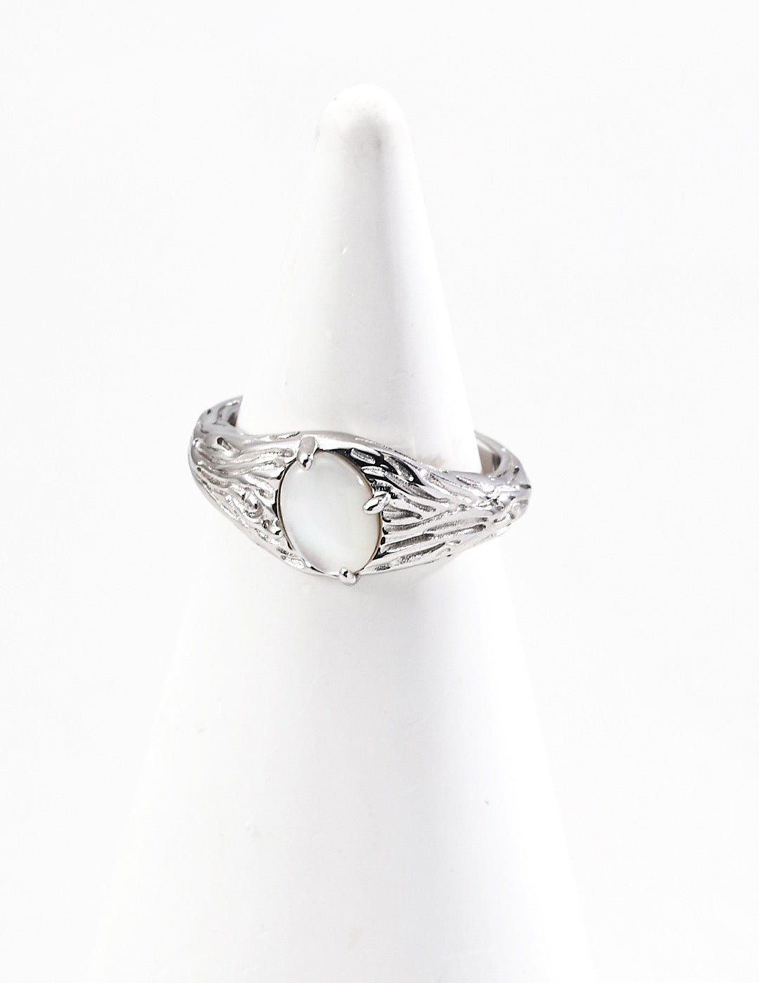 Feather Textured Pearl Ring