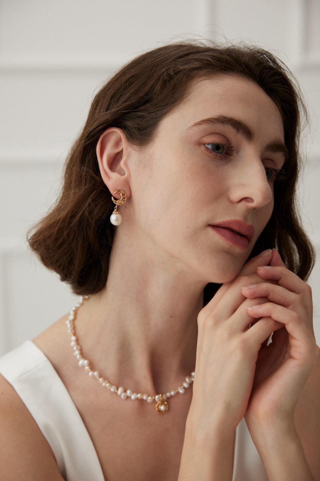 Camellia Pearl Necklace - Lia Atelier