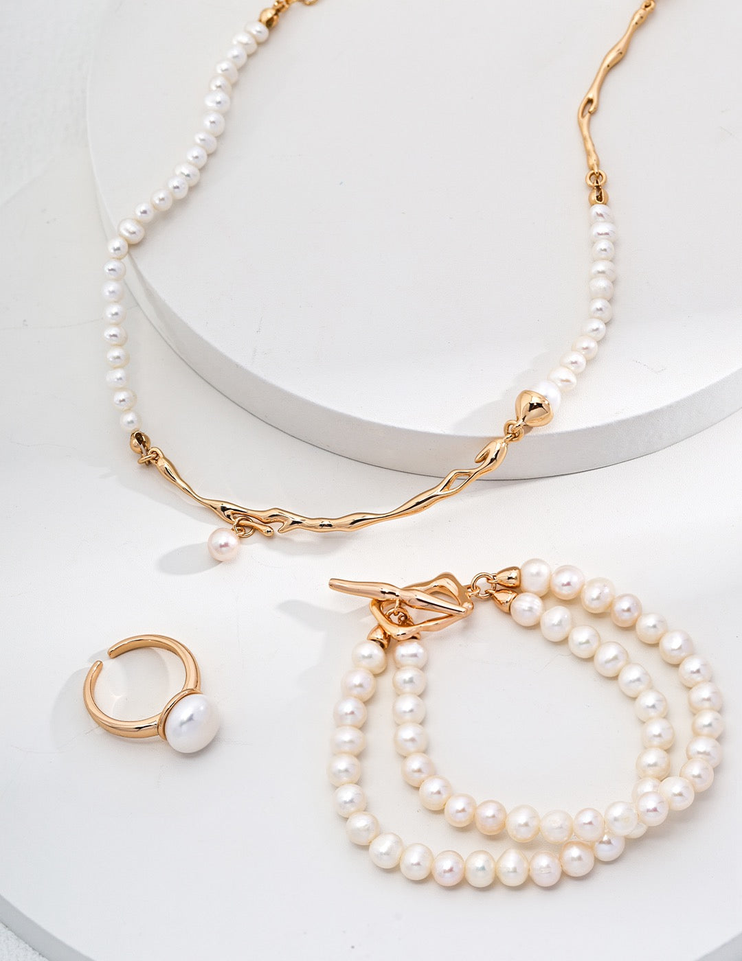 Crescent Pearl Bracelet - Lia Atelier