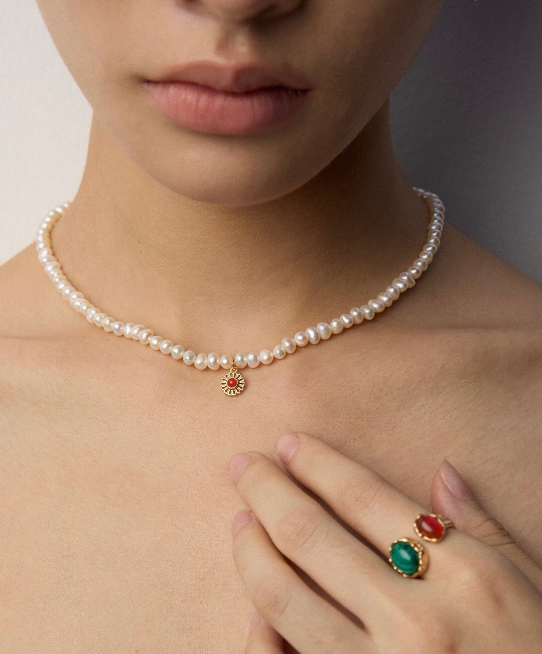 Pearl Agate Sun Medallion Jewelry Set