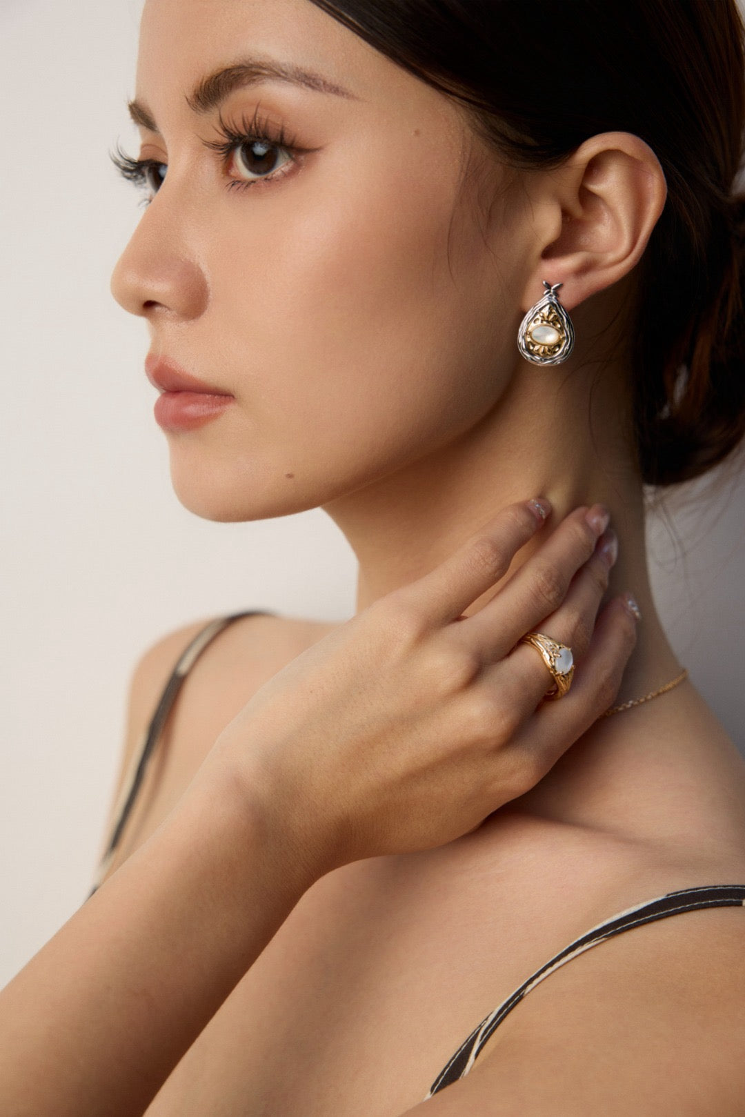 Feather Textured Pearl Ring