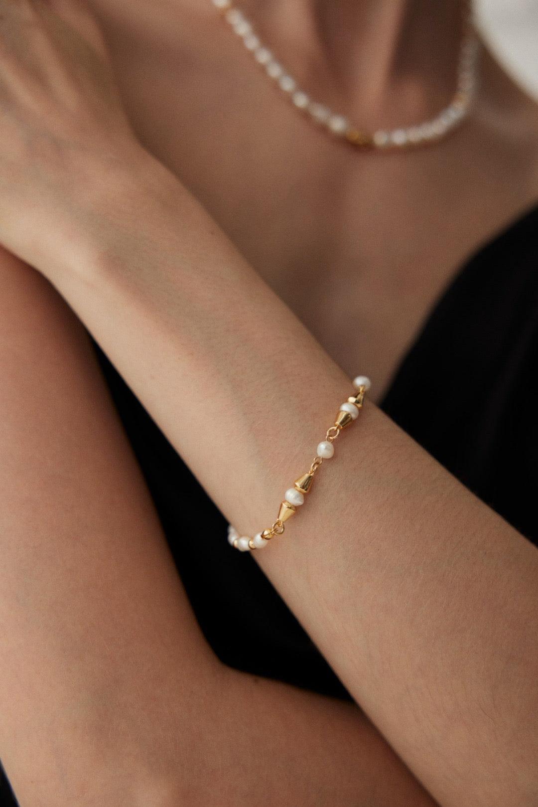 Vine Pearl Bracelet - Lia Atelier