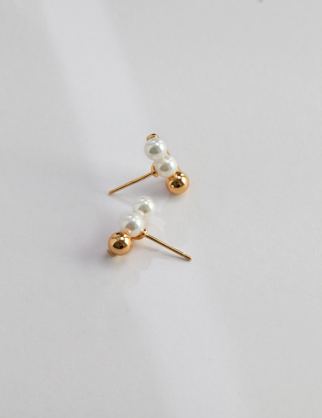 Ivy Pearl Stud Earrings