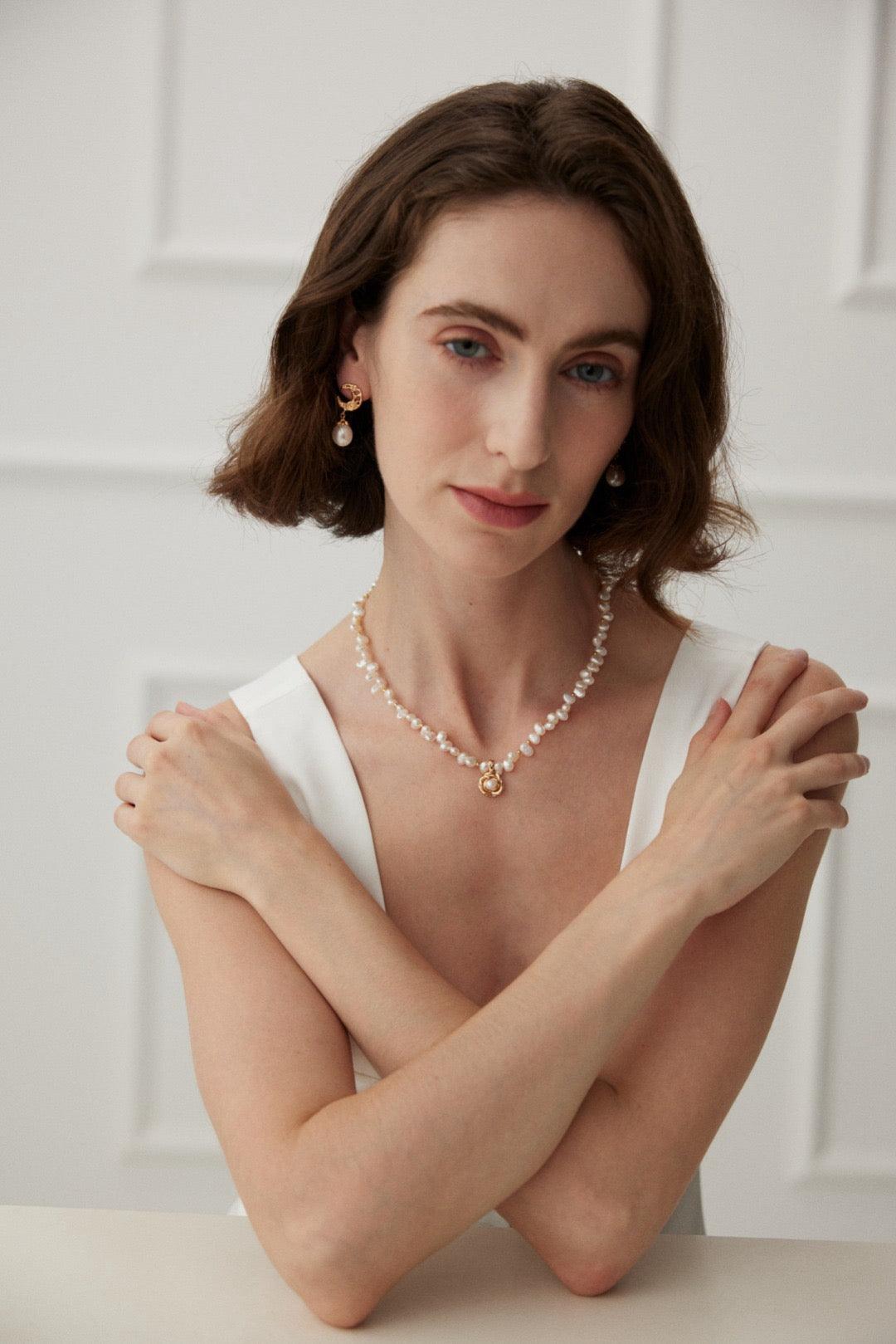 Camellia Pearl Necklace - Lia Atelier