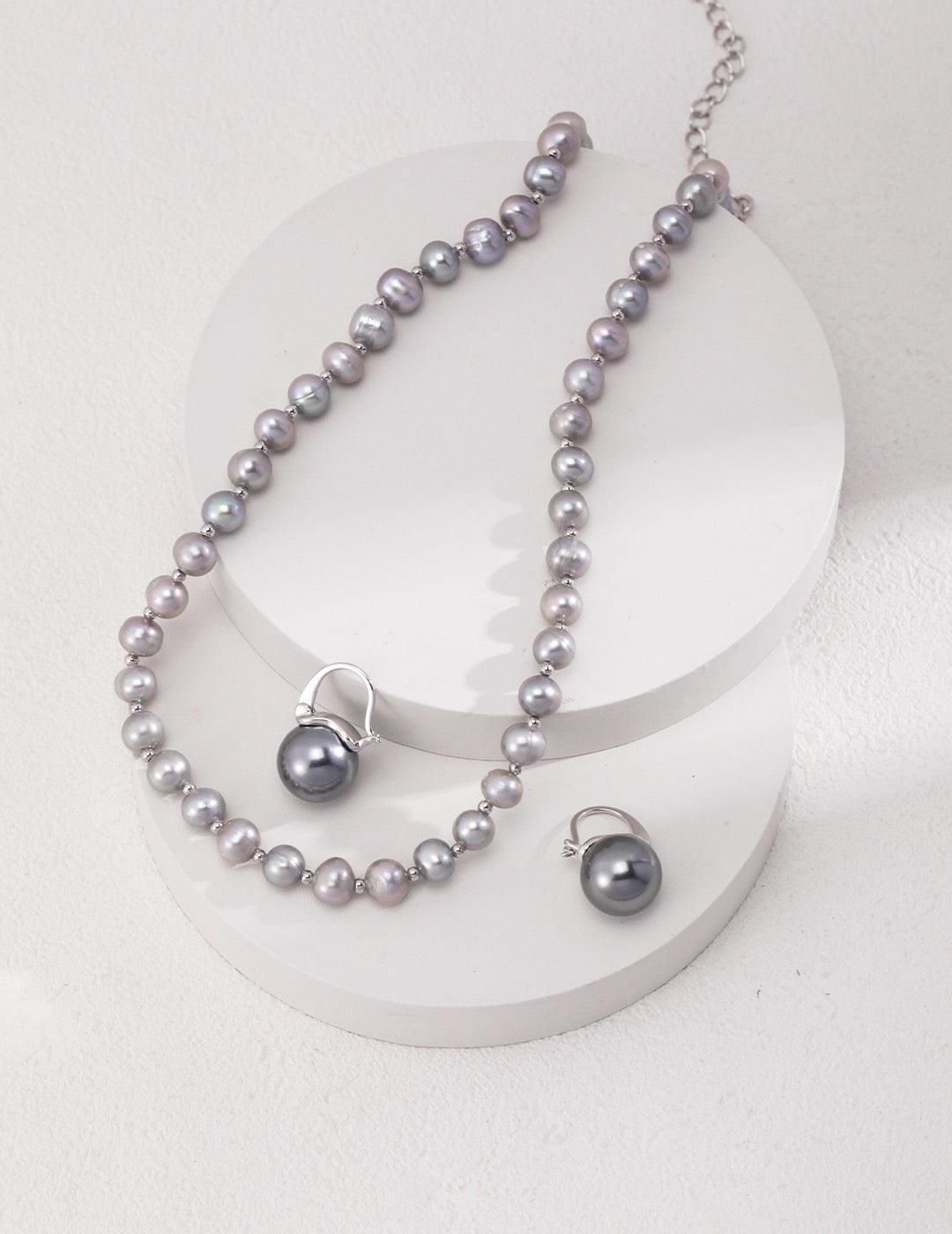 Aisha Pearl Necklace - Lia Atelier