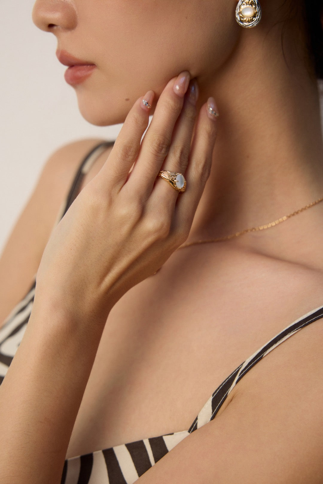 Feather Textured Pearl Ring