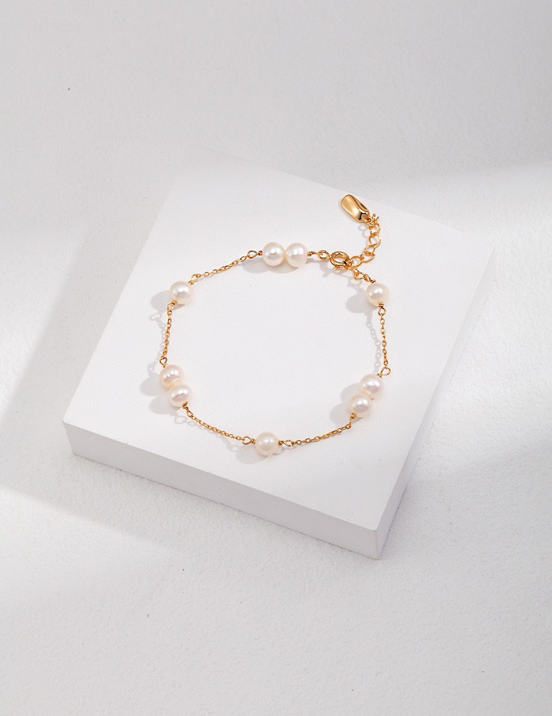 Minimalist 18K Gold Vermeil Freshwater Pearl Bracelet displayed on a white background