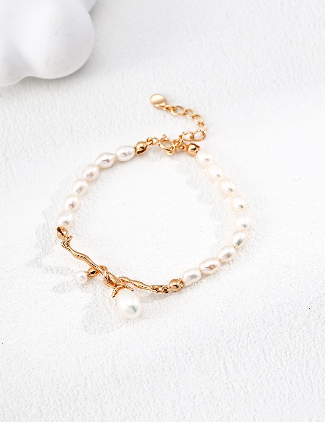 Ethereal Knot Freshwater Pearl Bracelet in 18k gold vermeil for women