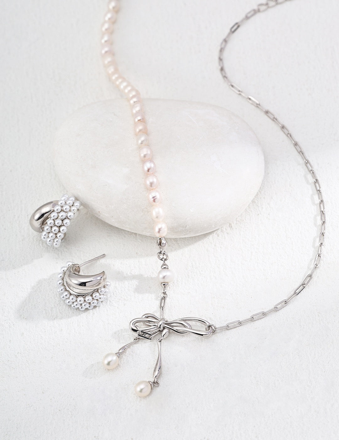 Grace Bow Pearl Necklace