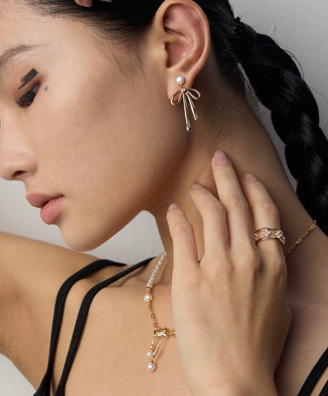Bowdrop Pearl Earrings