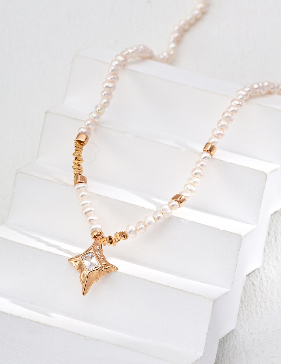 Lumière Star Pearl Pendant Necklace
