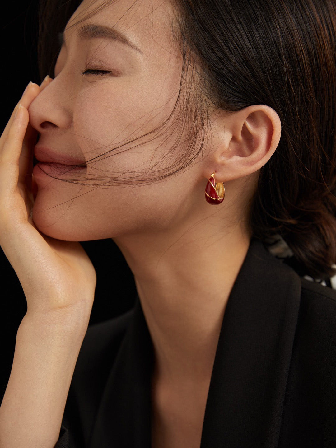 Crimson Enamel Twist Gold Hoop Earrings