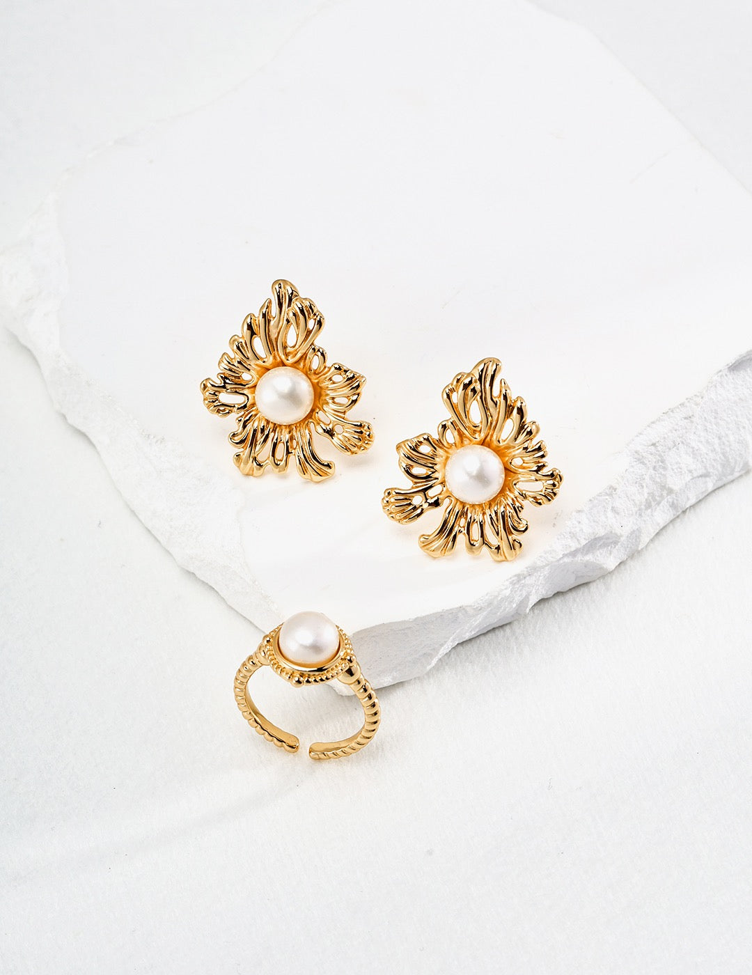 Bloom Pearl Earrings