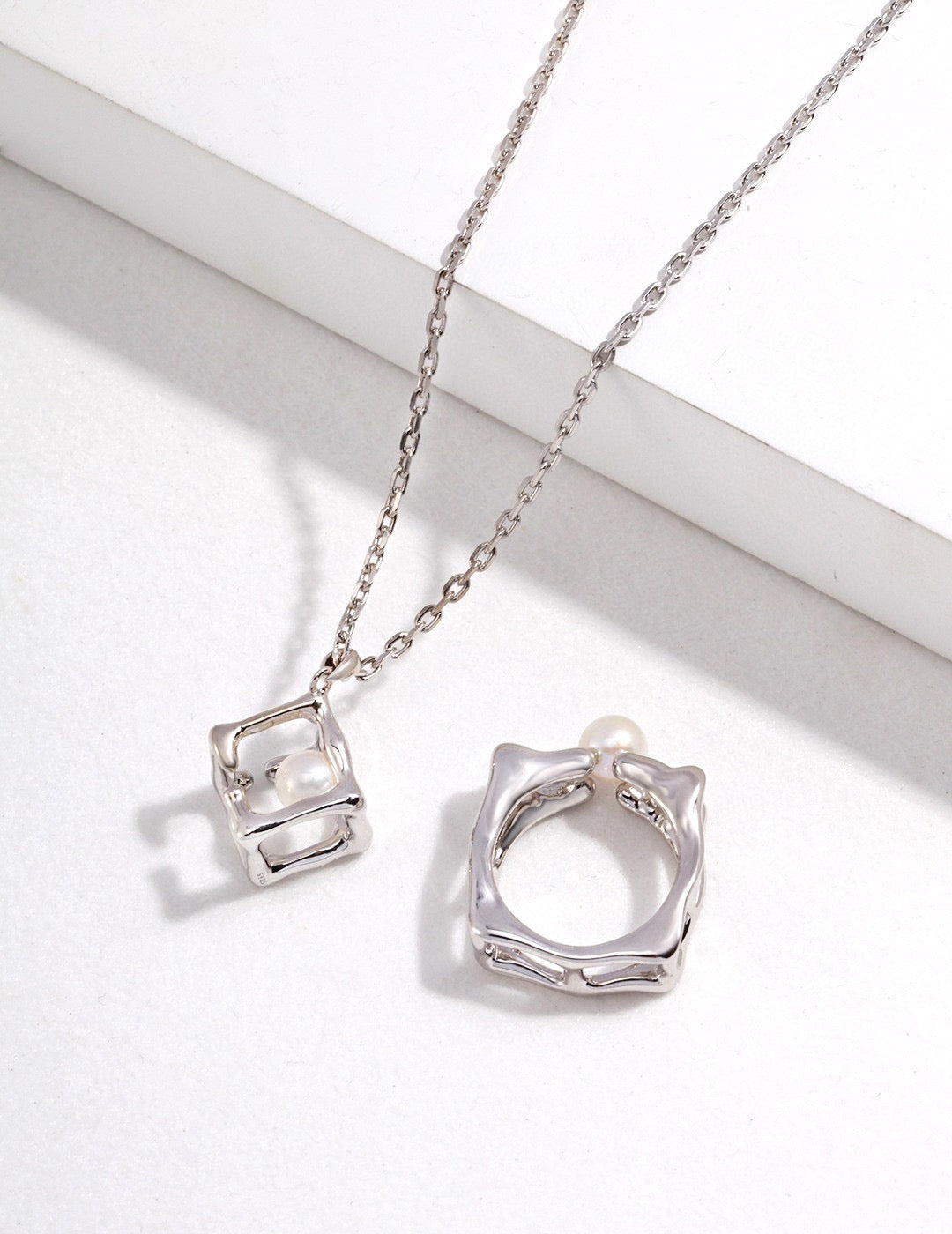 Aurora Cage Pearl Necklace