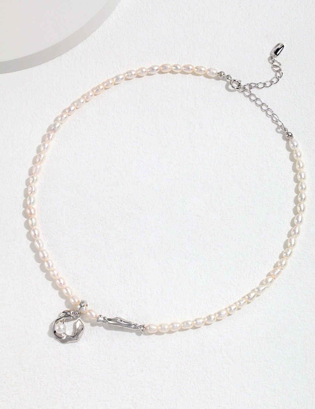 Luna Pearl Necklace