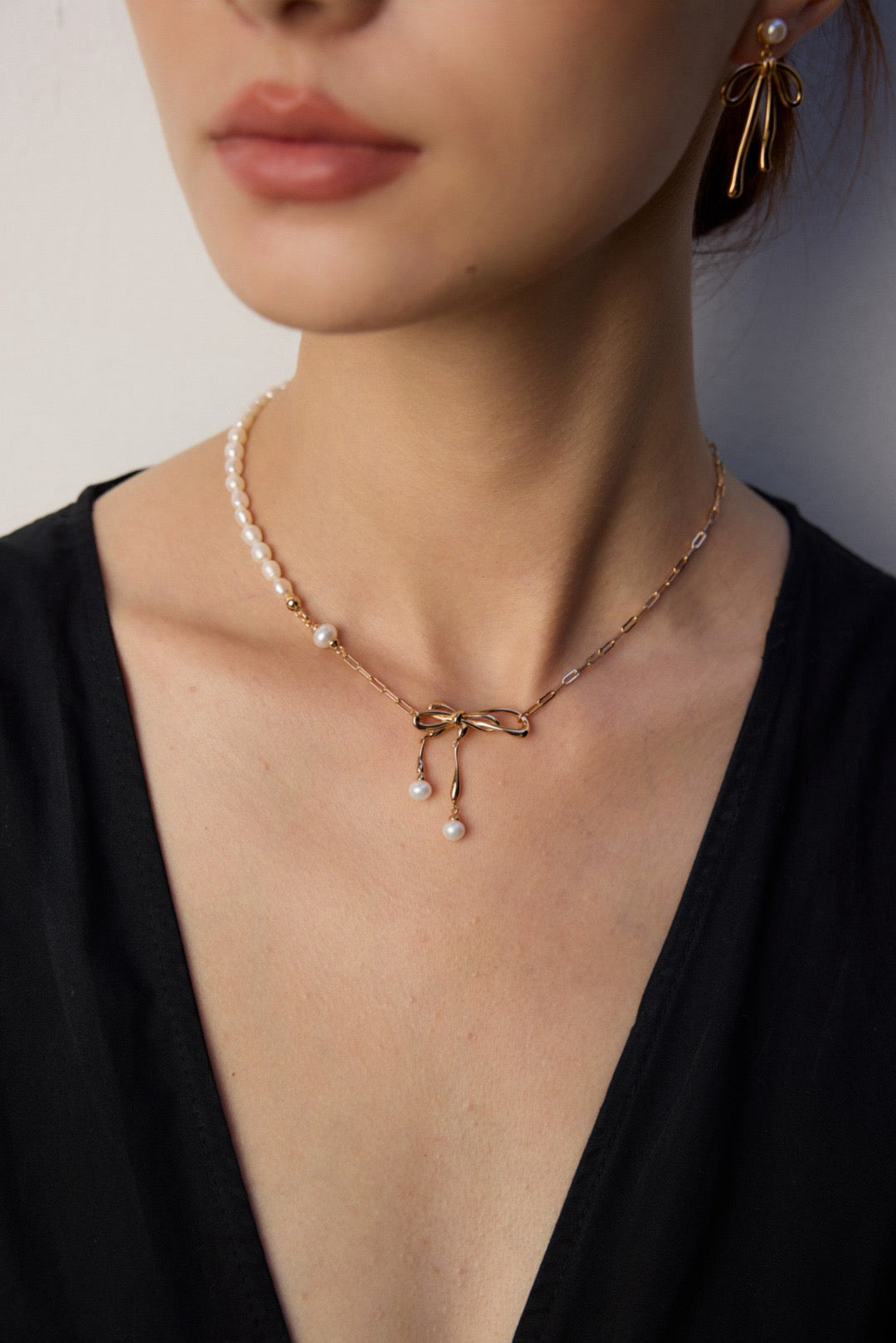 Grace Bow Pearl Necklace
