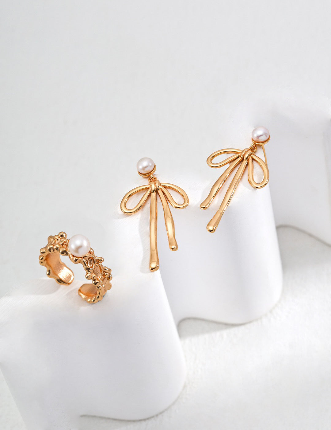 Bowdrop Pearl Earrings