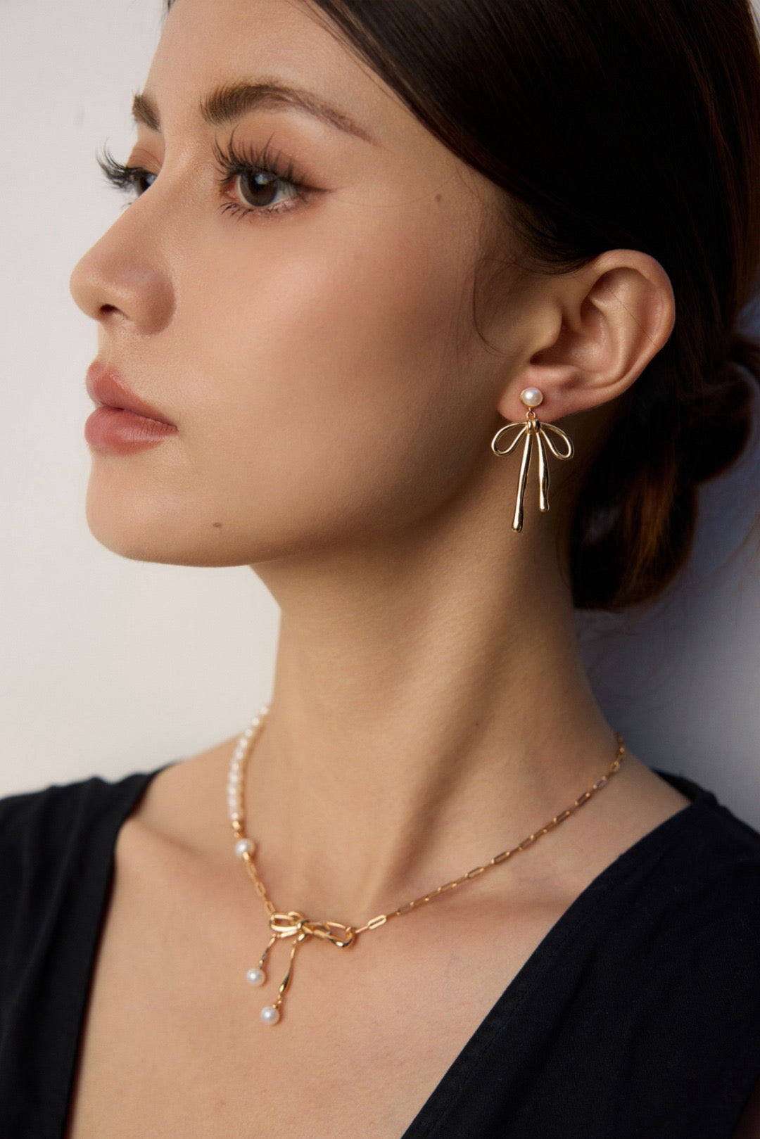 Bowdrop Pearl Earrings
