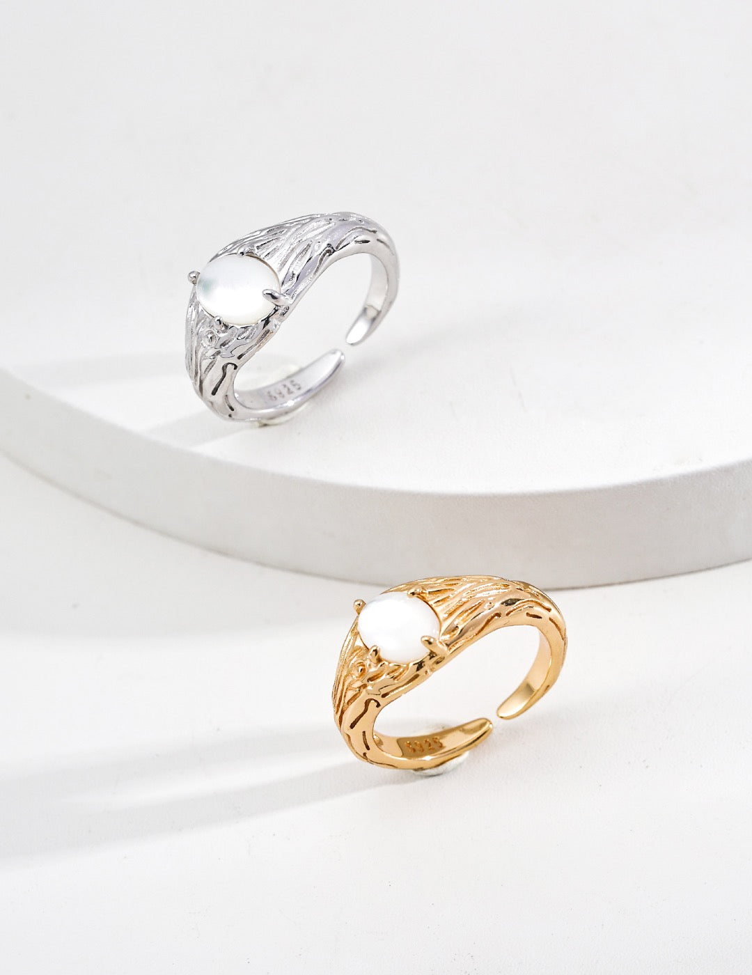 Feather Textured Pearl Ring