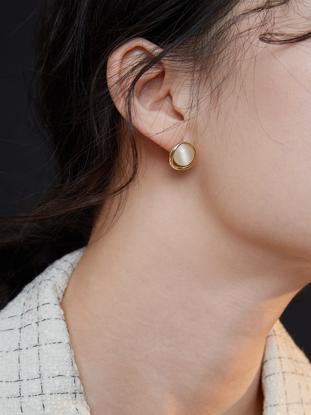 Round Stud Earrings with Chrysoberyl Inlay