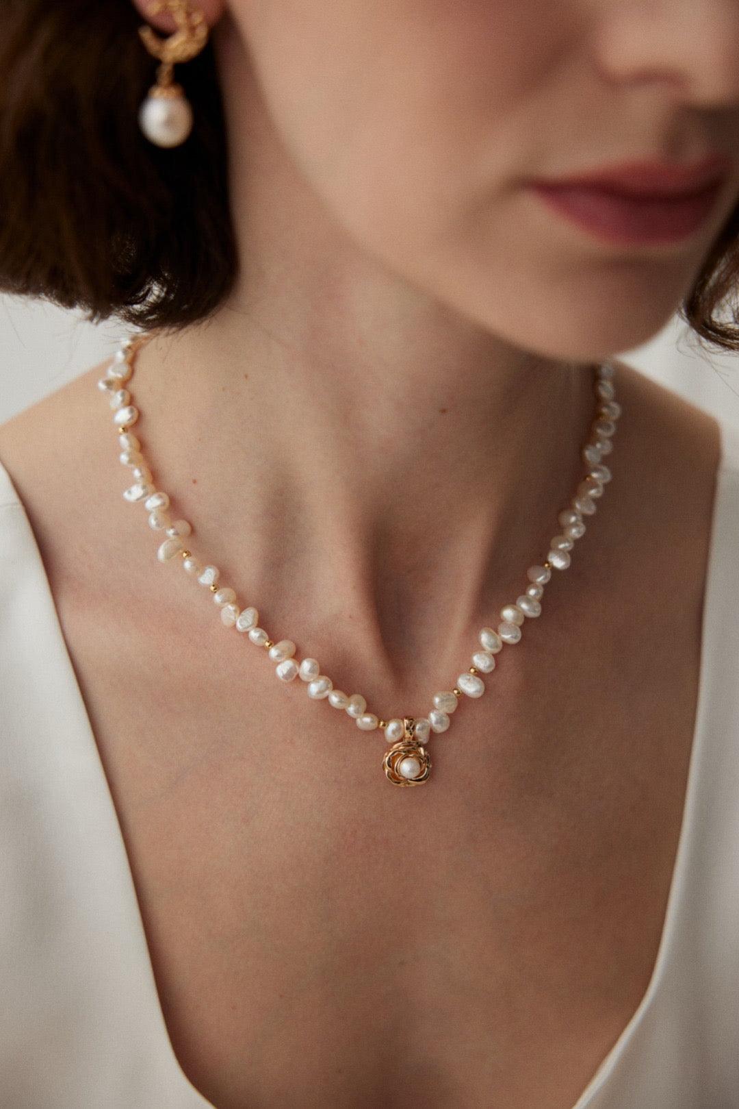 Camellia Pearl Necklace - Lia Atelier