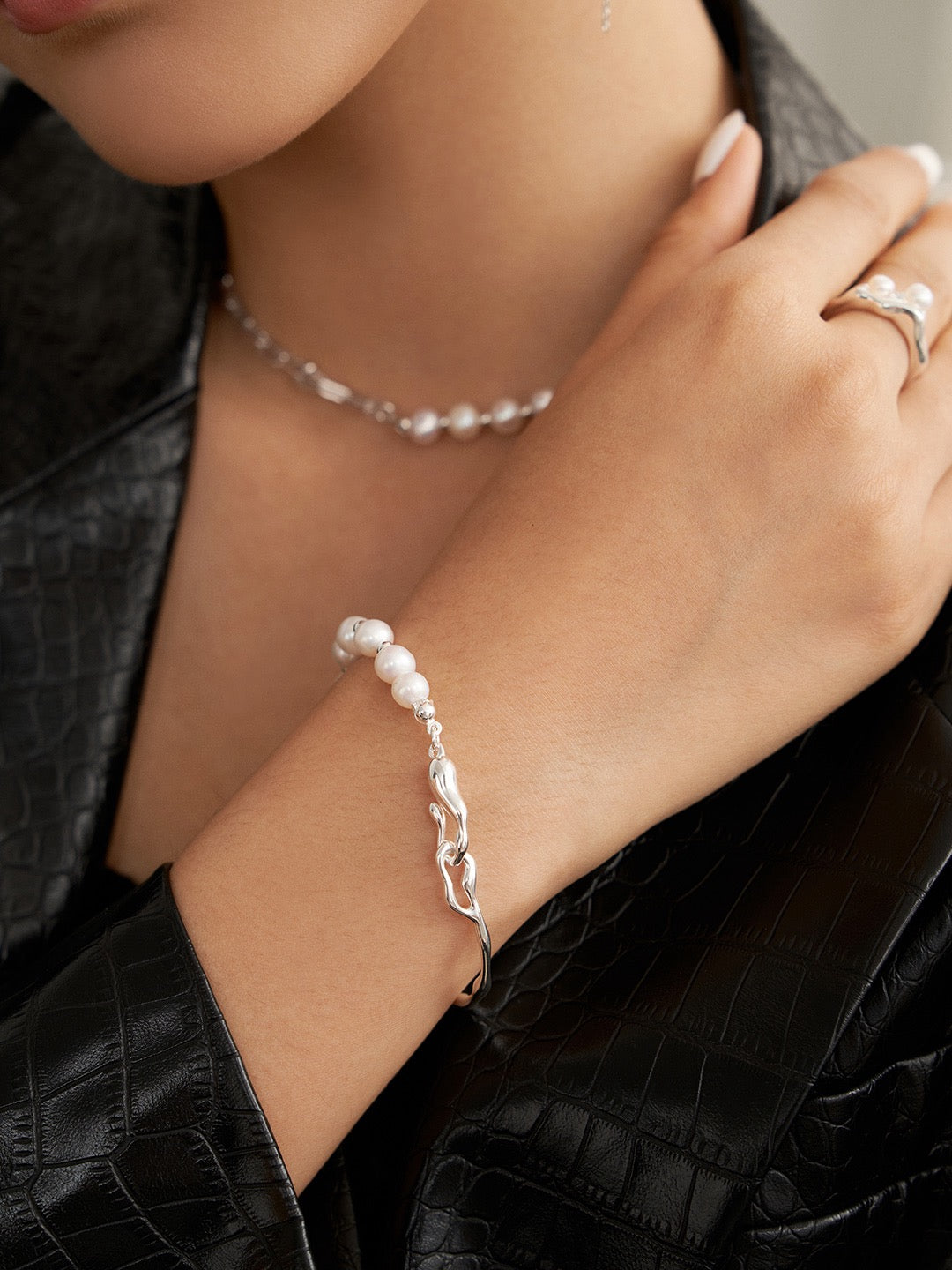 Caitlin Pearl Silver Bracelet| Lia Atelier