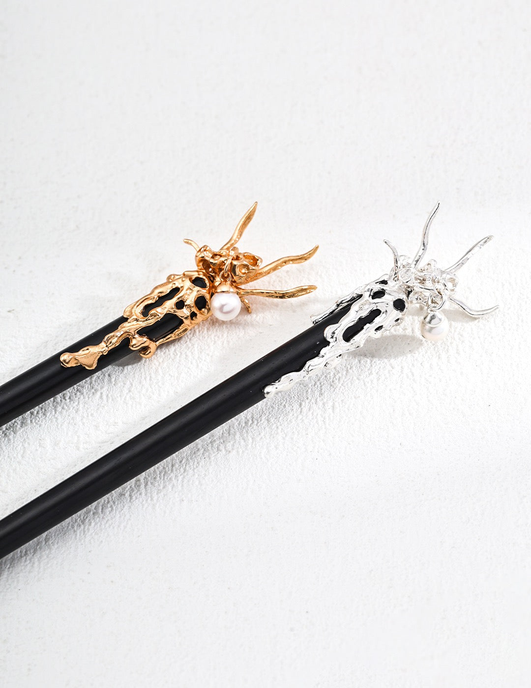 Neo-Chinese Pearl Fa Zan in 18K gold and silver, 6mm pearl drop on purple sandalwood | Lia Atelier
