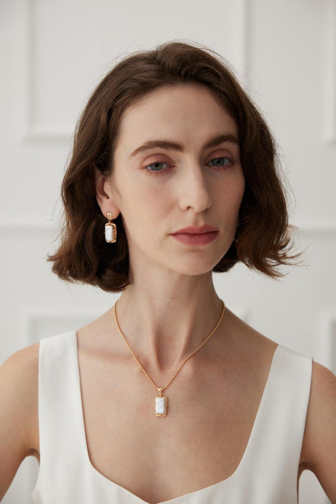 Calista Necklace - a stunning and sophisticated accessory | Lia Atelier | Pearl Necklace 