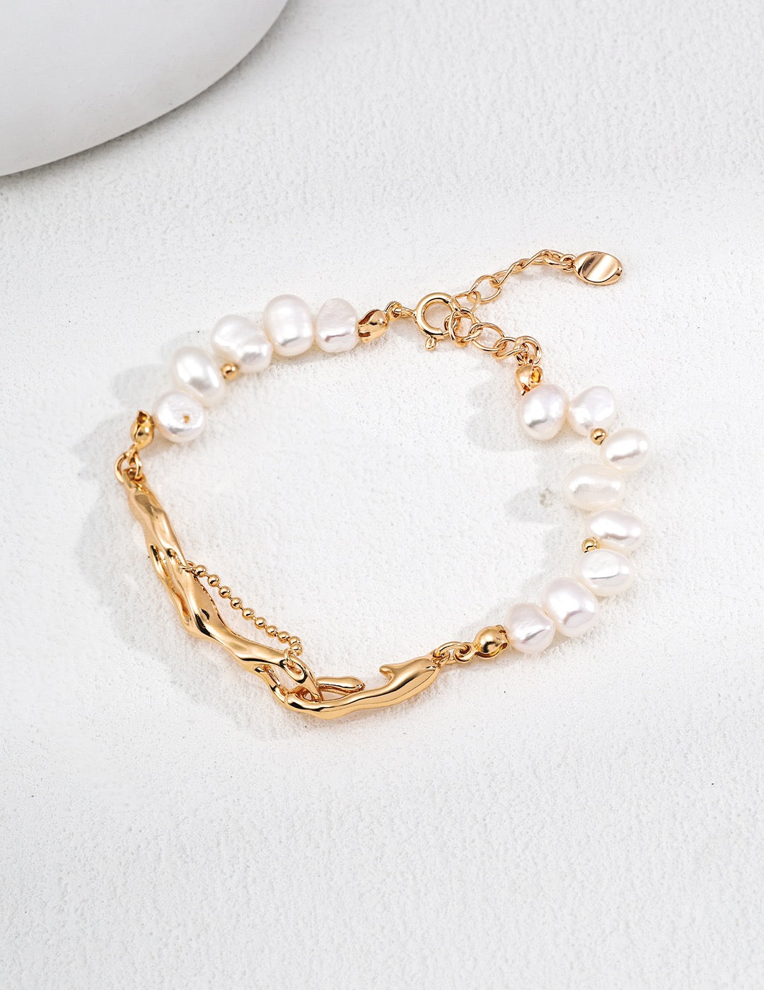 Flow Baroque Pearl Bracelet in 18k gold for women