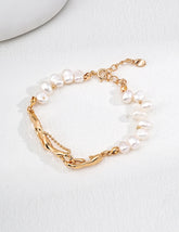 Flow Baroque Pearl Bracelet in 18k gold for women