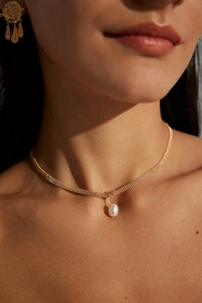 Gold Pearl Pendant Necklace| Minimalist Necklace-Jewelry | Lia Atelier 