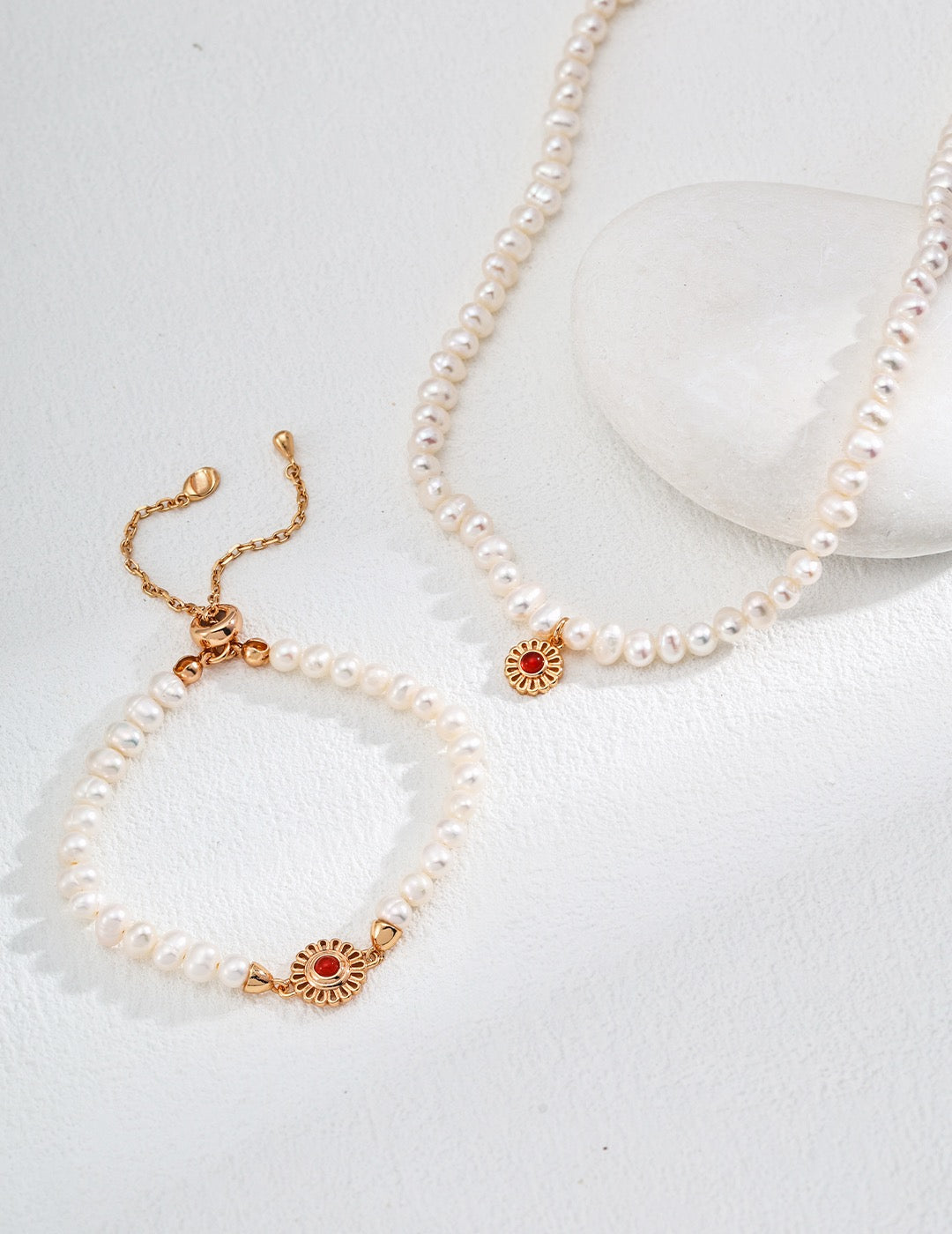 Pearl Agate Sun Medallion Jewelry Set