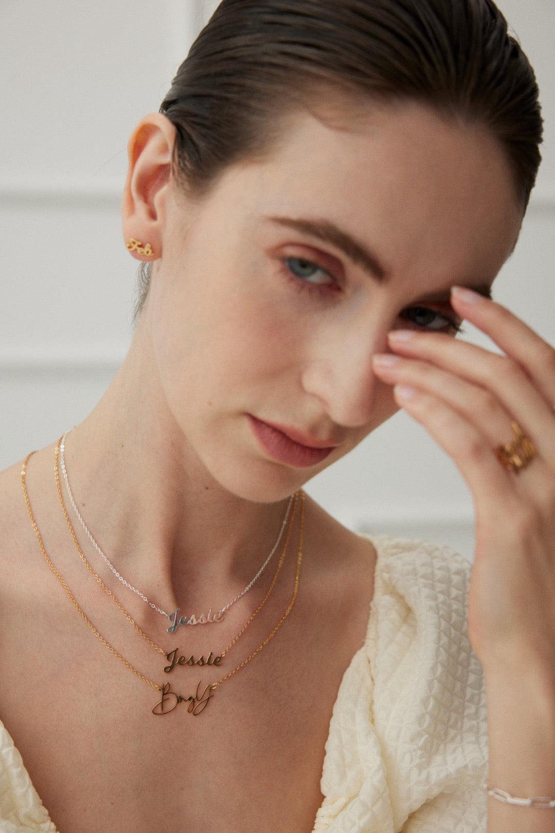 Personalized Script Necklace in 18k Yellow Gold for women