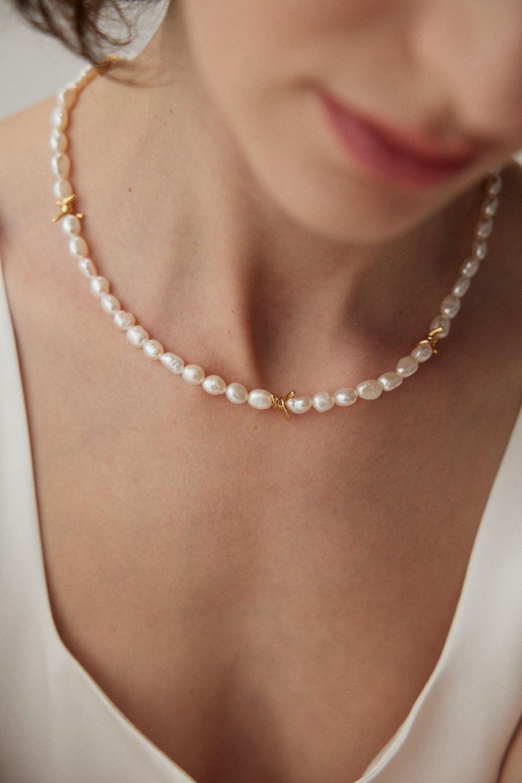 Vine Baroque Pearl Necklace | Organic Pearl Gold Wire Design
